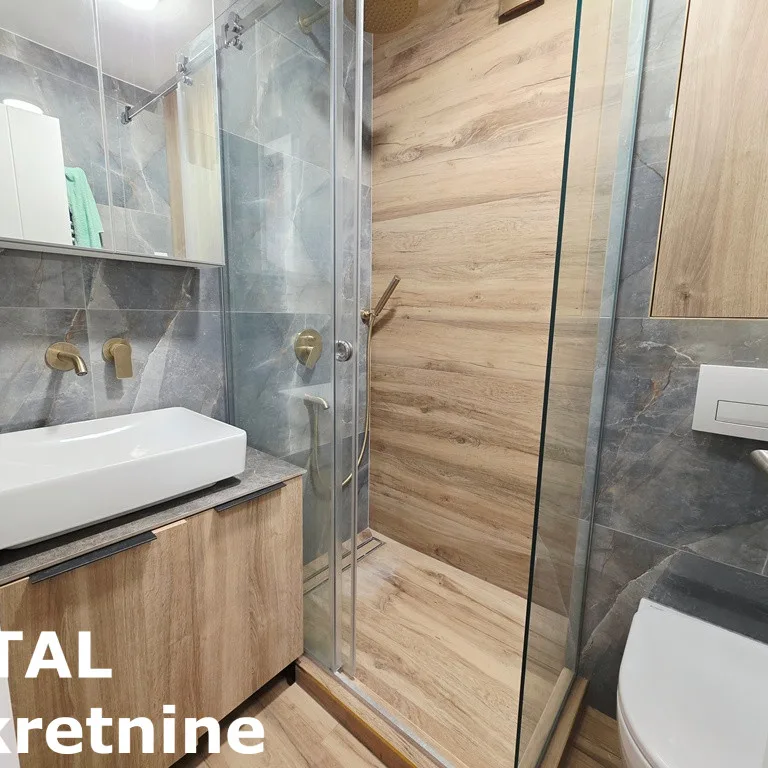 Trosoban stan na prodaju, Centar, Novi Sad, 76m², 252.000 €