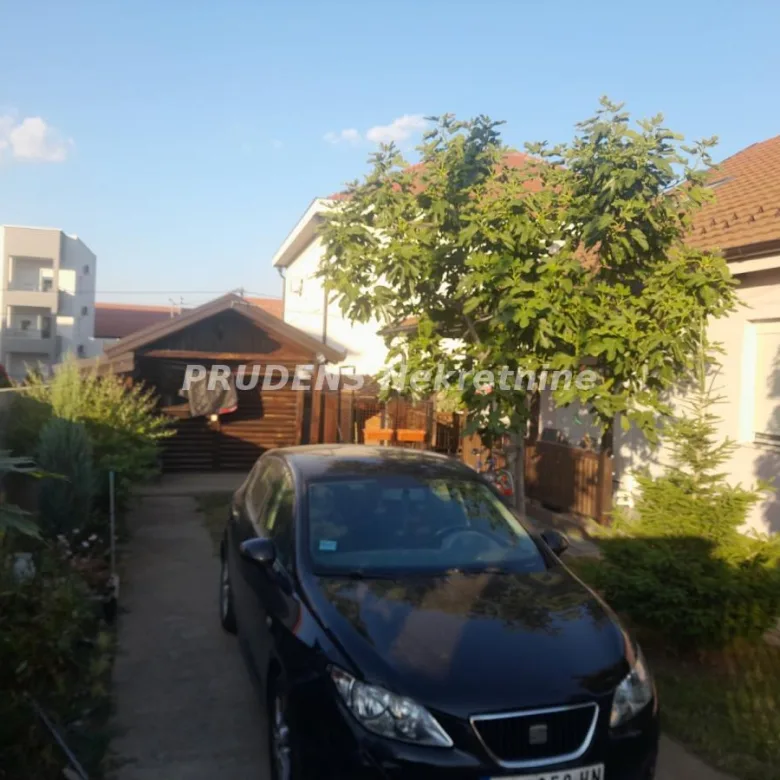 Kuća na prodaju, Surčin, Beograd, 243m², 350.000 €