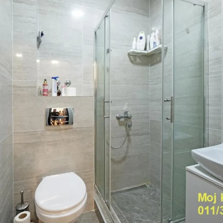 Trosoban stan na prodaju, Slavujev Venac, Beograd, 87m², 261.000 €