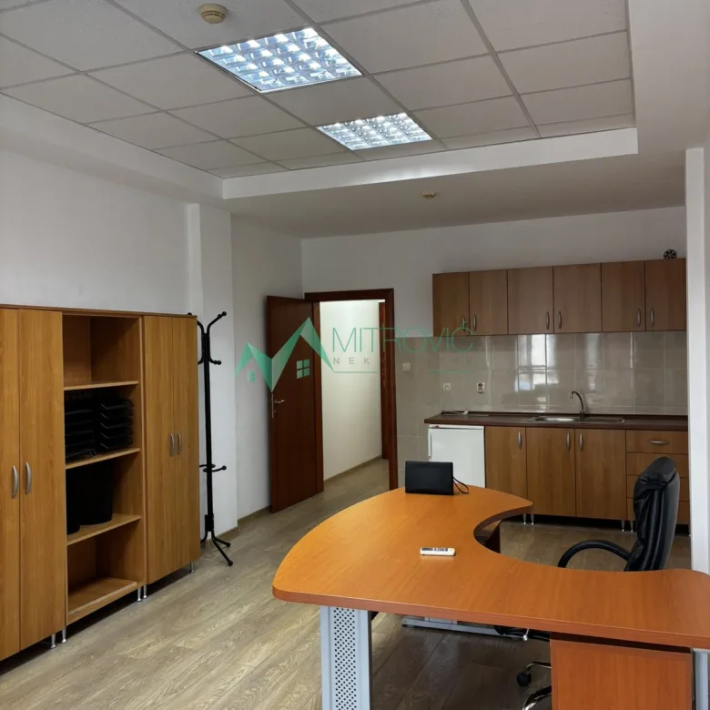Lokal Izdavanje Novi Sad  37 m2