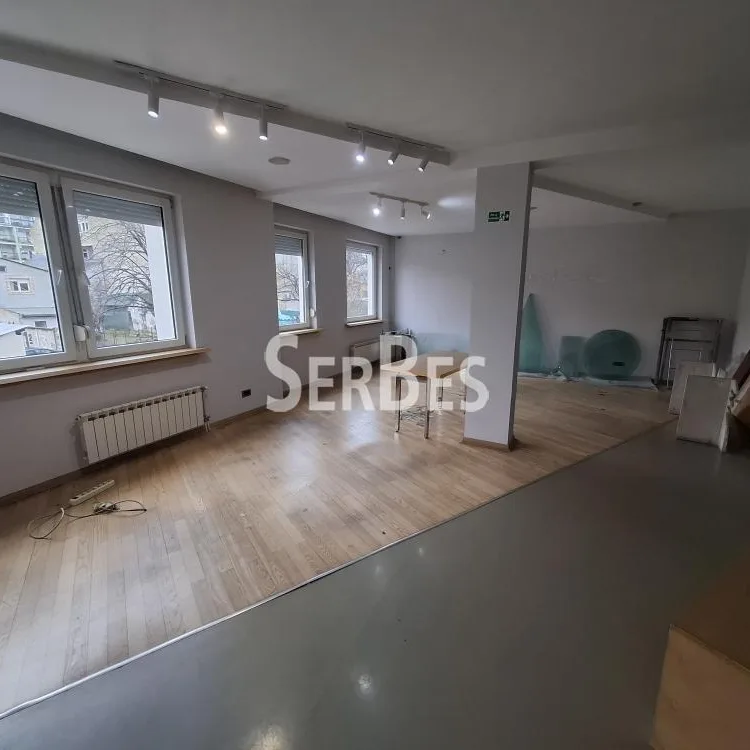 Lokal za izdavanje, Bulevar Oslobođenja, Novi Sad, 254m², 2.000 €/mes