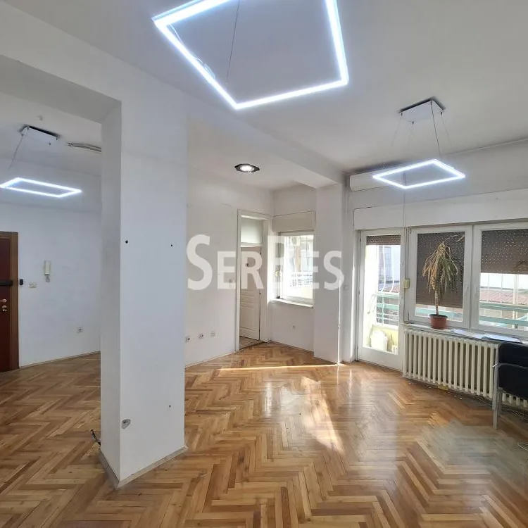Dvosoban stan na prodaju, Bulevar Oslobođenja, Novi Sad, 56m², 133.900 €