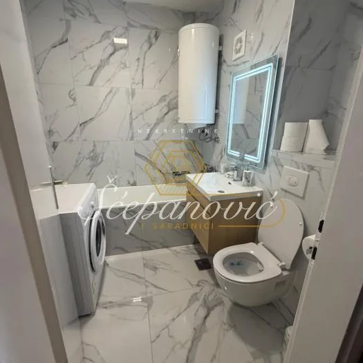 Stan Izdavanje Novi Sad  48 m2