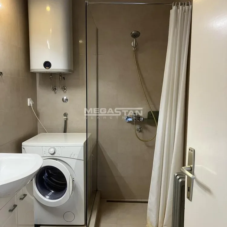 Dvosoban stan za izdavanje, Golf Naselje, Beograd, 56m², 550 €/mes