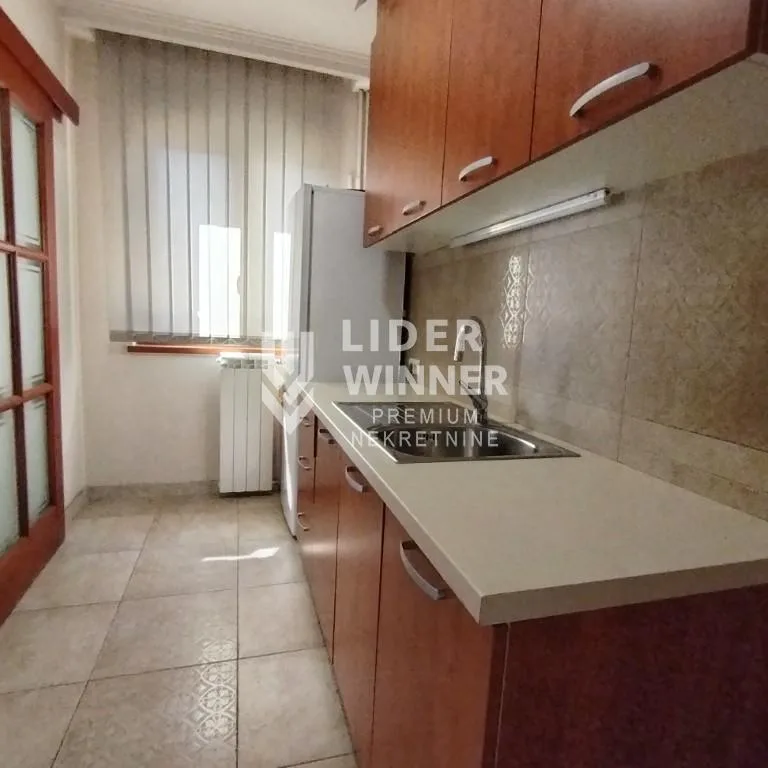 Kuća Izdavanje Beograd Lekino Brdo 500 m2