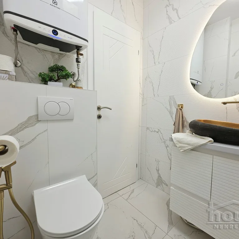 Trosoban stan na prodaju, Centar, Novi Sad, 99m², 3. sprat, 310.000 €