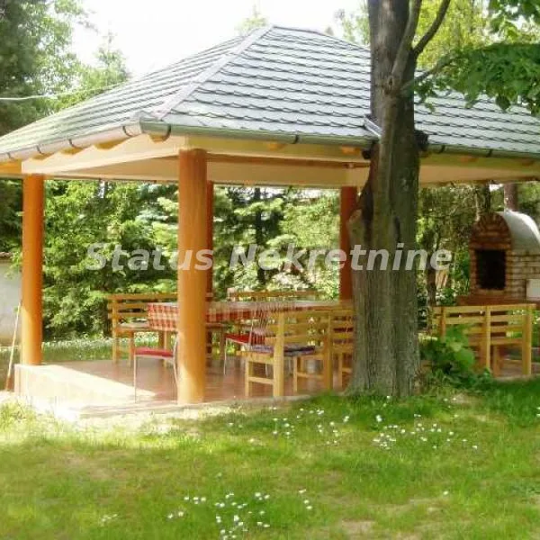 Kuća na prodaju, Irig, 360m², 515.000 €