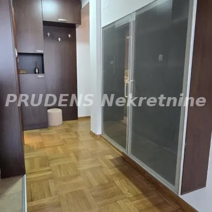 Trosoban stan na prodaju, Crveni Krst, Beograd, 84m², 319.200 €