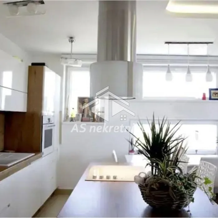 Stan Izdavanje Beograd Blok 61 99 m2