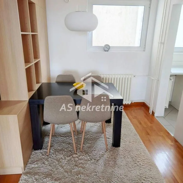 Stan Izdavanje Beograd Blok 70a 72 m2