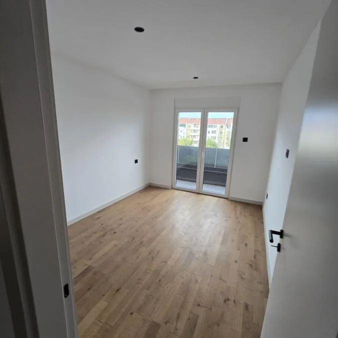 Stan Prodaja Novi Sad  221 m2