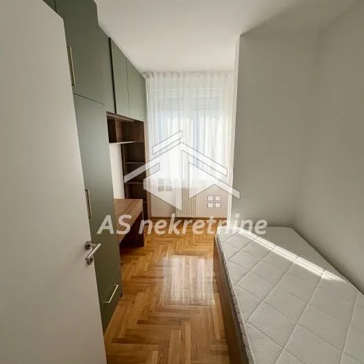 Četvorosoban stan za izdavanje, Banjica, Beograd, 79m², 1.400 €/mes