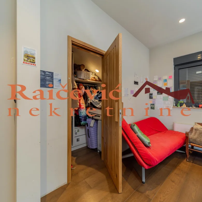 Trosoban stan na prodaju, Kalenić, Beograd, 112m², 460.000 €