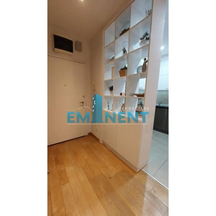 Trosoban stan za izdavanje, Južni Bulevar, Beograd, 73m², 1.400 €/mes