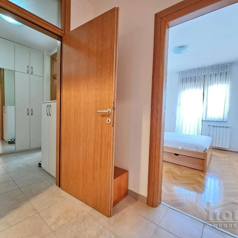 Troiposoban stan za izdavanje, Bulevar Oslobođenja, Novi Sad, 78m², 750 €/mes