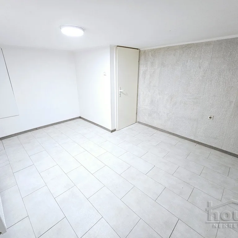 Trosoban stan na prodaju, Petrovaradin, Novi Sad, 50m², Prizemlje, 88.000 €