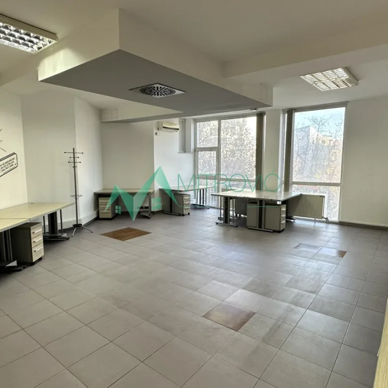 Lokal za izdavanje, Bulevar Oslobođenja, Novi Sad, 282m², 3.000 €/mes
