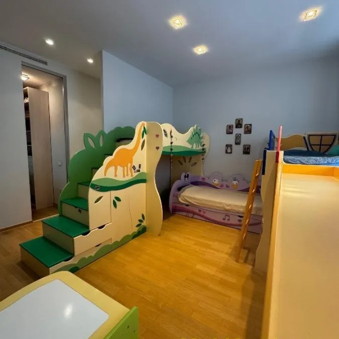 Trosoban stan za izdavanje, Vukov Spomenik, Beograd, 131m², 1.990 €/mes