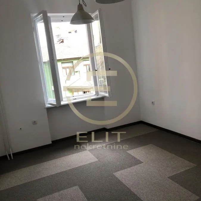 Lokal za izdavanje, Centar, Novi Sad, 113m², 1.300 €/mes