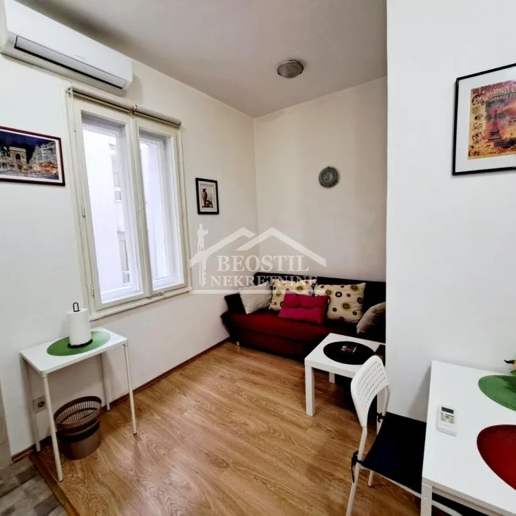 Jednoiposoban stan za izdavanje, Centar, Beograd, 24m², 450 €/mes