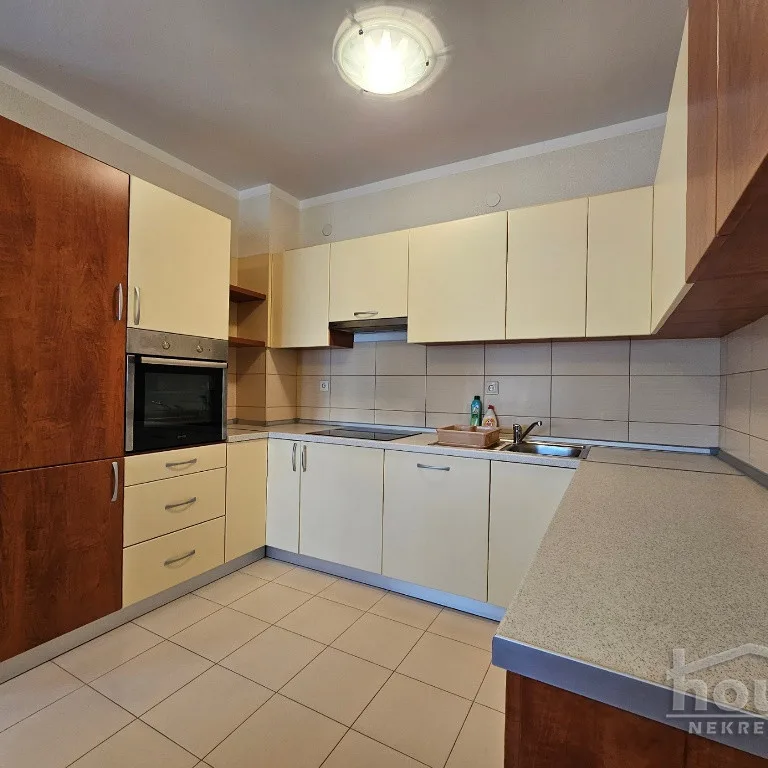 Stan Izdavanje Novi Sad  78 m2
