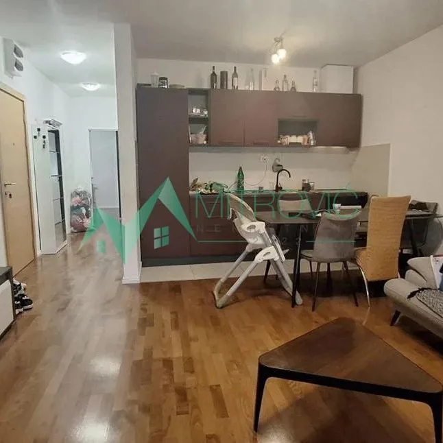 Stan Prodaja Novi Sad  75 m2
