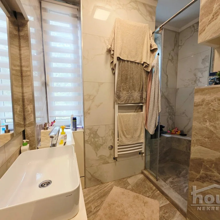 Troiposoban stan na prodaju, Centar, Novi Sad, 74m², 2. sprat, 250.000 €