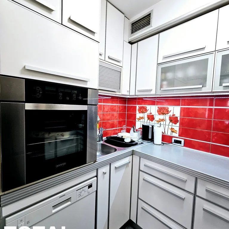 Četvorosoban stan na prodaju, Centar, Novi Sad, 105m², 2. sprat, 310.000 €