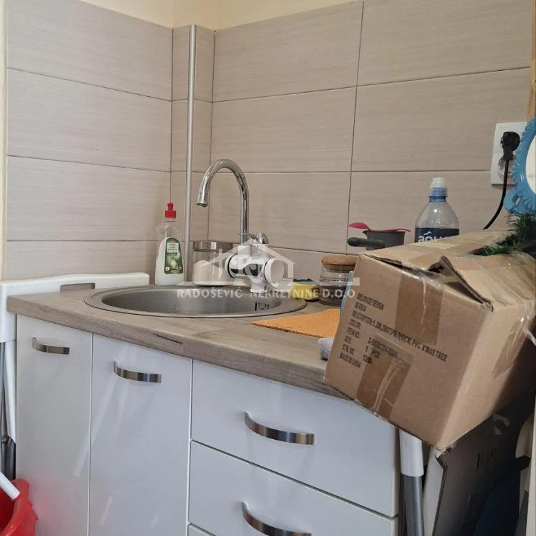 Lokal Izdavanje Beograd Blok 22 30 m2