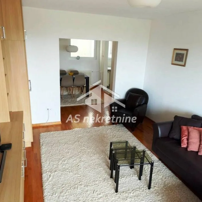 Stan Izdavanje Beograd Blok 70a 72 m2