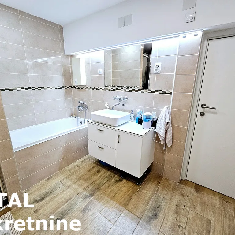 Trosoban stan na prodaju, Centar, Novi Sad, 95m², 3. sprat, 260.000 €