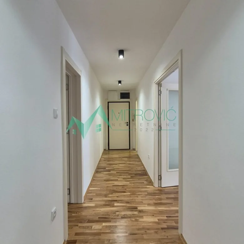 Četvorosoban stan na prodaju, Banatić, Novi Sad, 95m², 277.070 €