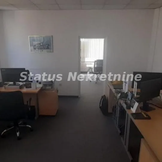Lokal Izdavanje Novi Sad  450 m2