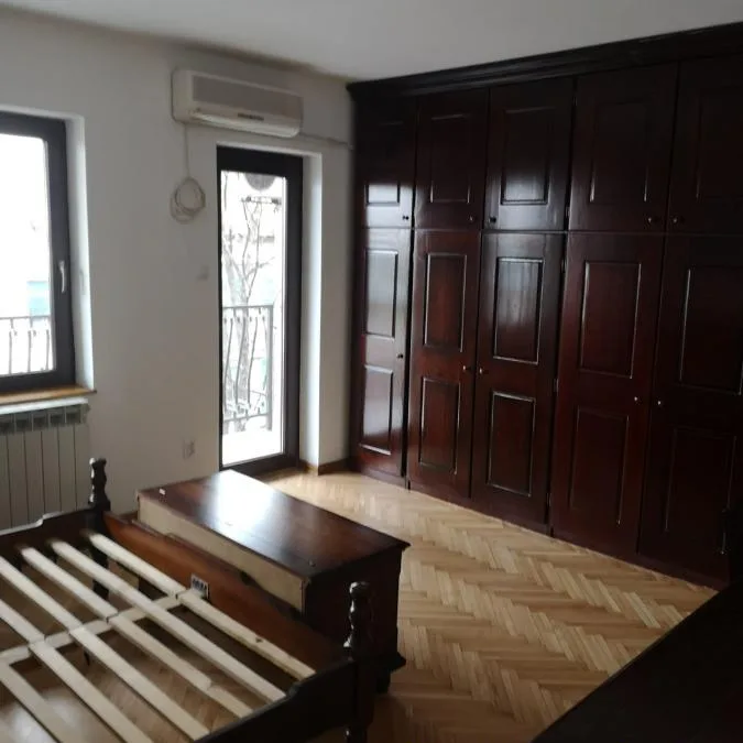 Kuća Izdavanje Beograd Lekino Brdo 260 m2