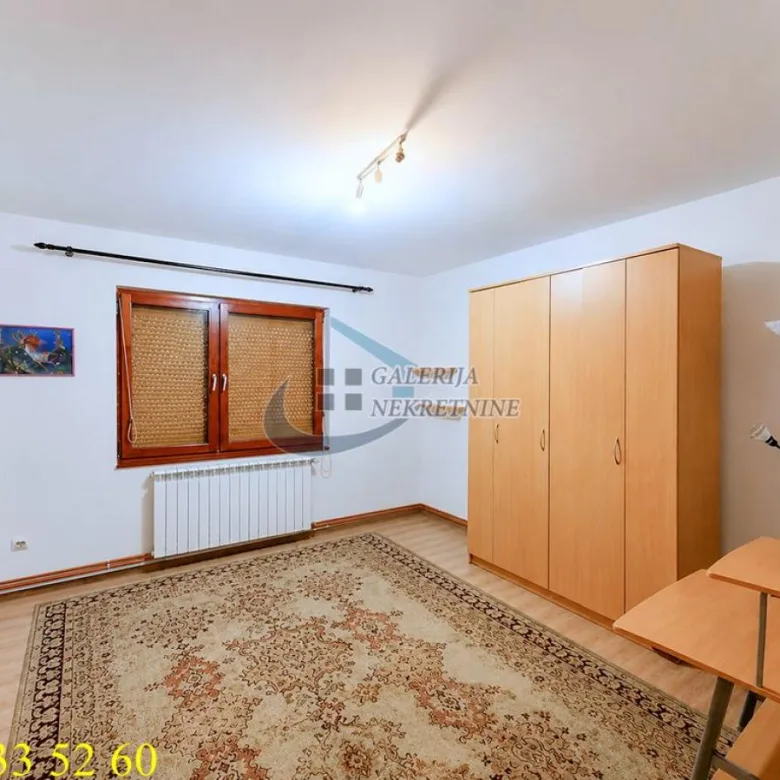 Kuća na prodaju, Centar, Inđija, 212m², 200.000 €