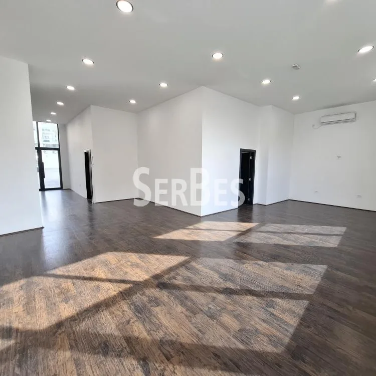 Lokal za izdavanje, Centar, Novi Sad, 128m², 1.400 €/mes