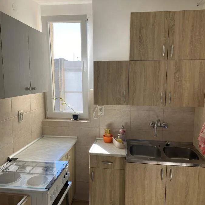 Stan Izdavanje Novi Sad  53 m2
