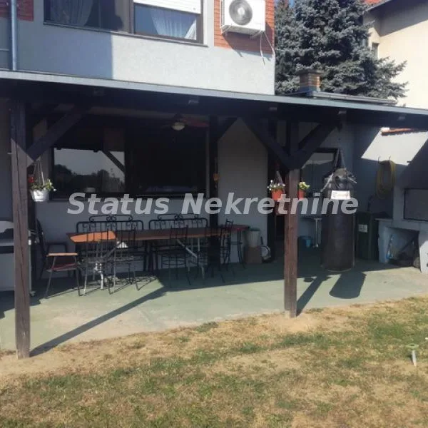 Kuća na prodaju, Petrovaradin, Novi Sad, 459m², 690.000 €