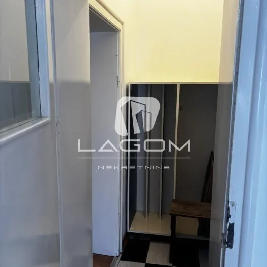 Trosoban stan za izdavanje, Knez Mihailova, Beograd, 89m², 1.400 €/mes