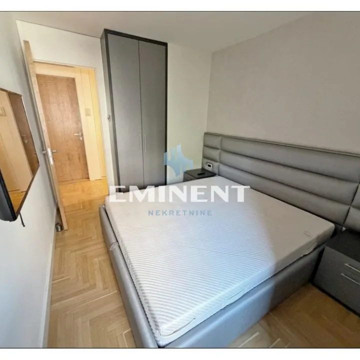 Trosoban stan za izdavanje, Banovo Brdo, Beograd, 76m², 2. sprat, 1.250 €/mes