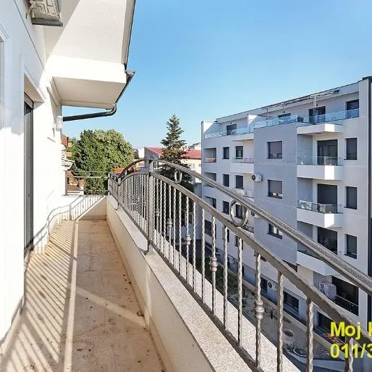 Trosoban stan na prodaju, Slavujev Venac, Beograd, 93m², 297.600 €