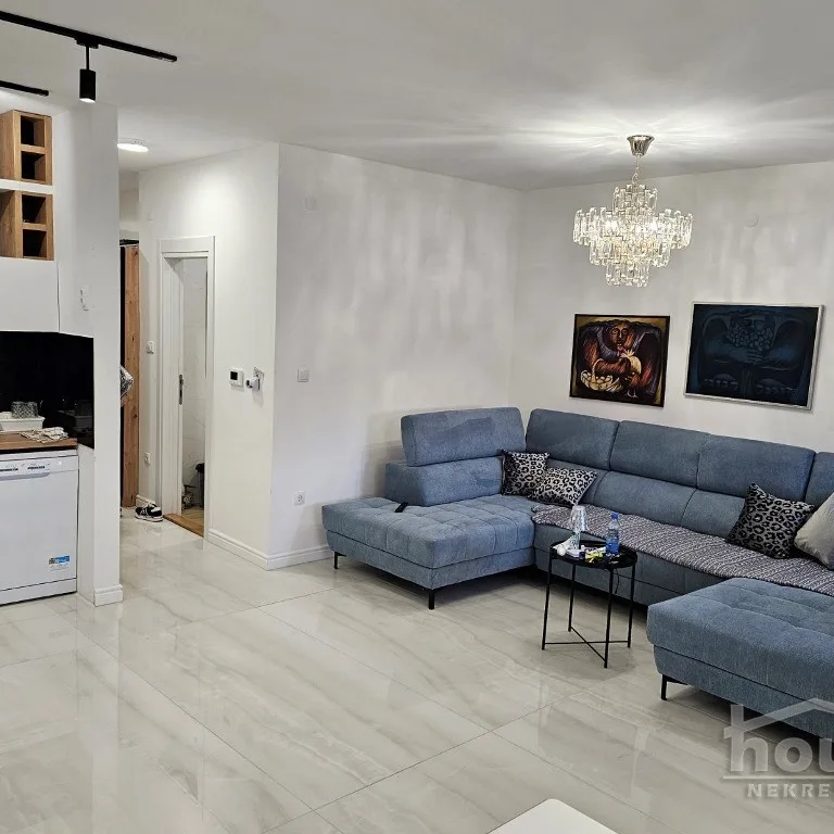 Stan Prodaja Novi Sad  80 m2