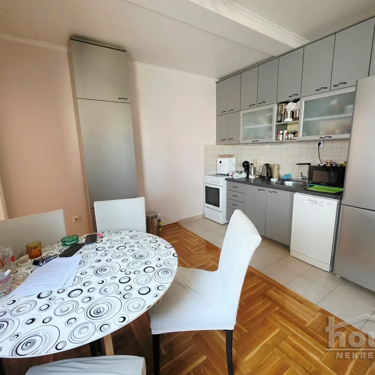 Stan Prodaja Novi Sad  85 m2