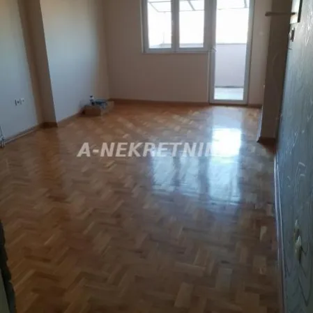 Stan Izdavanje Novi Sad  73 m2