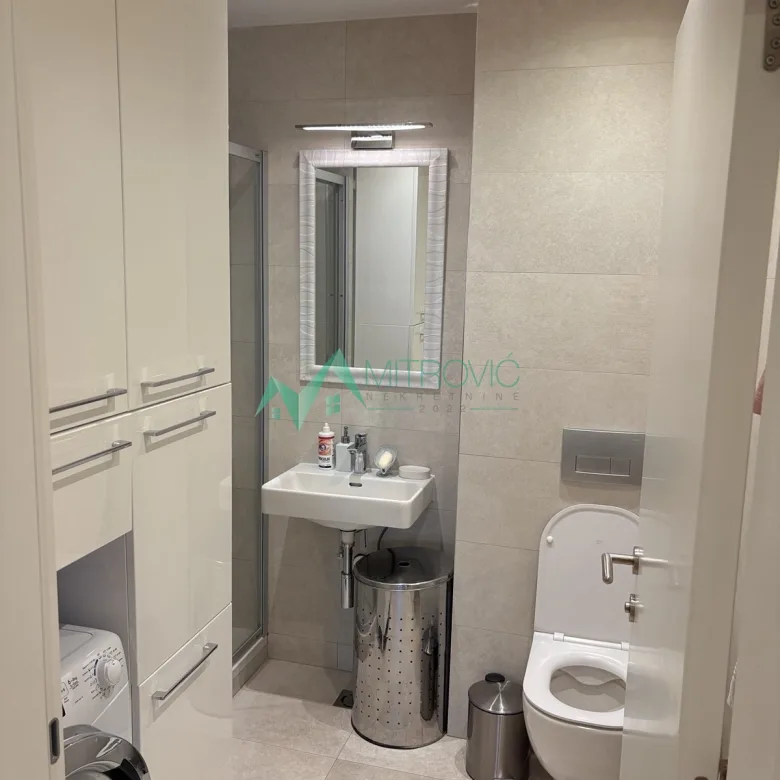 Četvorosoban stan na prodaju, Centar, Novi Sad, 108m², 378.220 €
