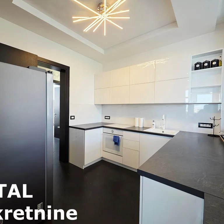 Višesoban stan za izdavanje, Sajmište, Novi Sad, 242m², 4. sprat, 1.800 €/mes
