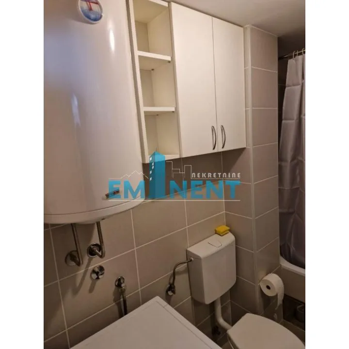 Stan Izdavanje Beograd Blok 72 42 m2