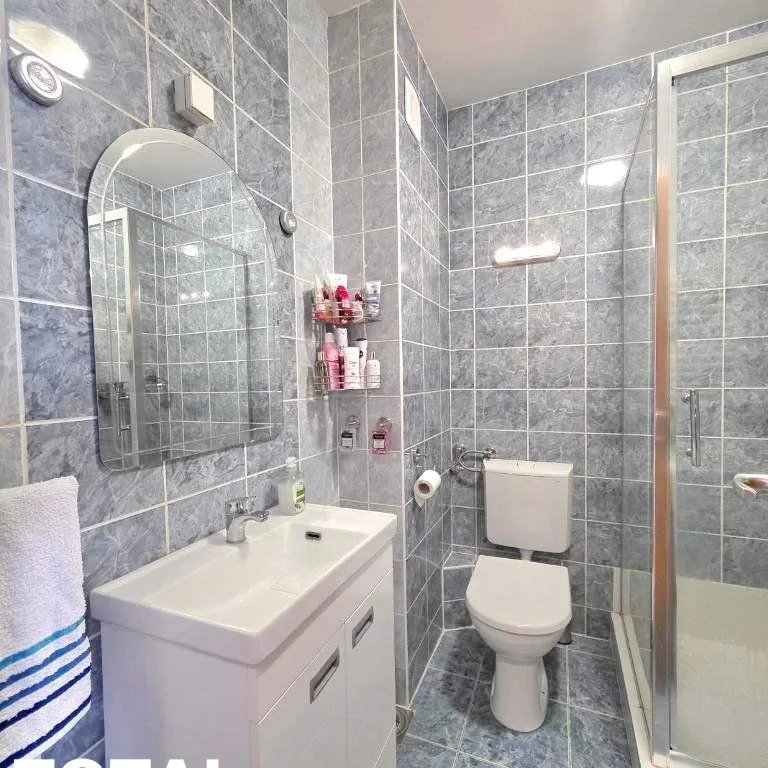 Trosoban stan na prodaju, Nova Detelinara, Novi Sad, 81m², 5. sprat, 194.400 €