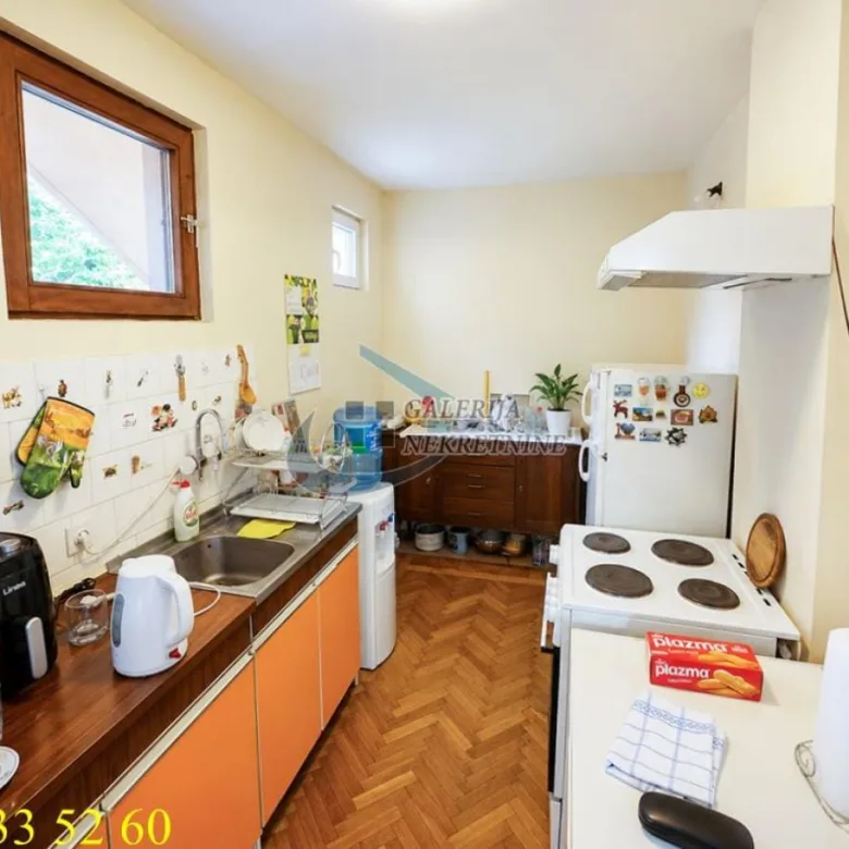 Kuća Prodaja Inđija  212 m2