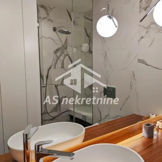 Trosoban stan za izdavanje, Južni Bulevar, Beograd, 62m², 2. sprat, 1.700 €/mes